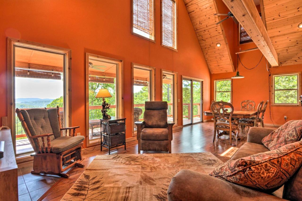 Spacious Log Cabin With Fire Pit And Game Room! ยูเรกาสปริงส์ ภายนอก รูปภาพ