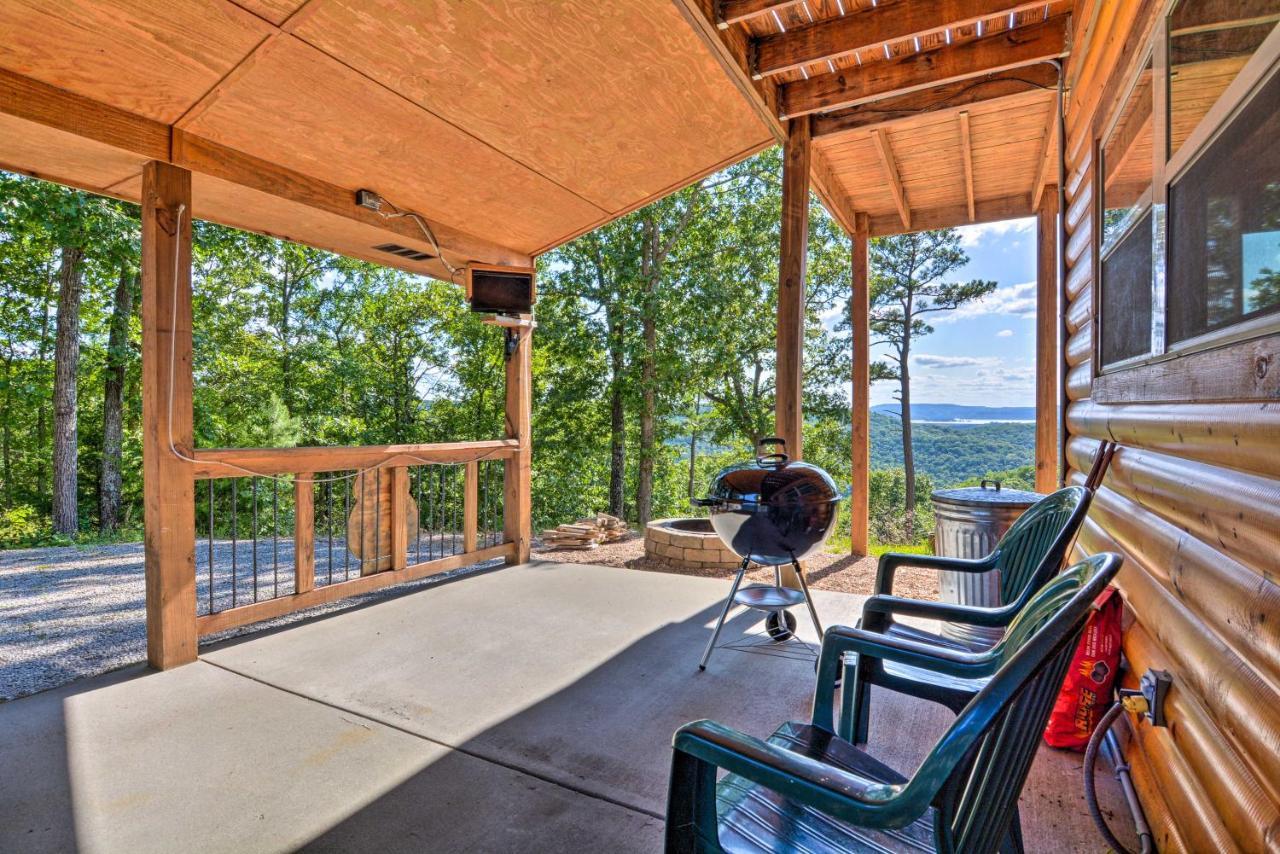 Spacious Log Cabin With Fire Pit And Game Room! ยูเรกาสปริงส์ ภายนอก รูปภาพ
